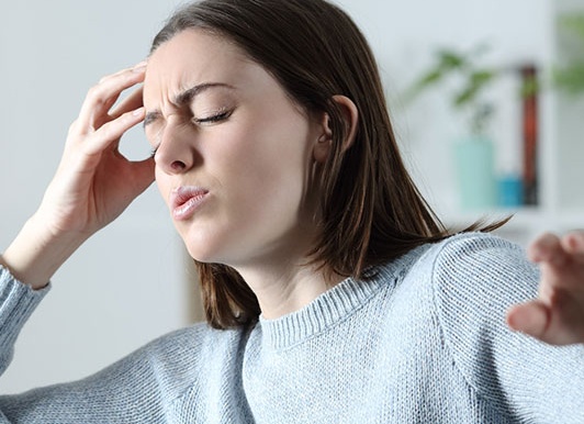 Какие могут быть причины головокружений и приступов тошноты у женщин