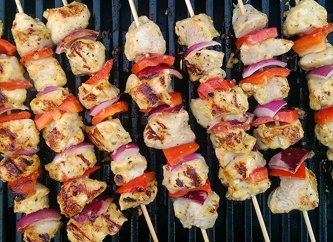 Как приготовить куриные шашлычки на шпажках в духовке Как приготовить куриные шашлычки на шпажках в духовке