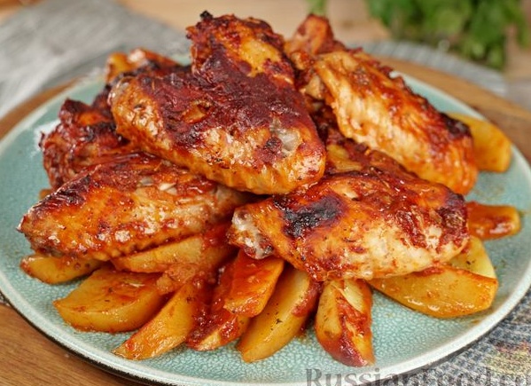 Куриные крылья с картошкой в духовке Куриные крылья с картошкой в духовке