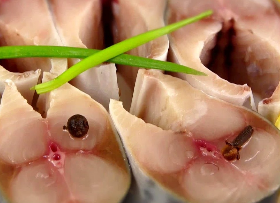 Как посолить скумбрию в рассоле в домашних условиях