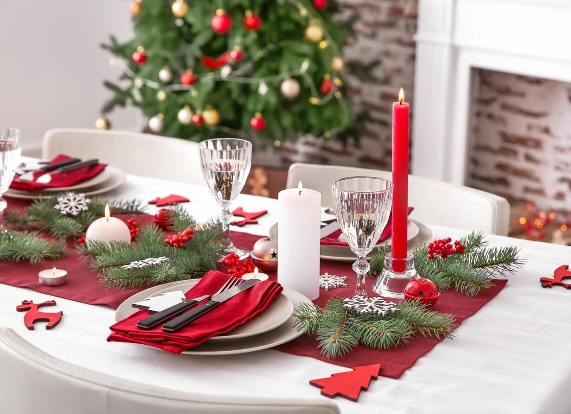 Сервировка праздничного стола на Новый год 2018
