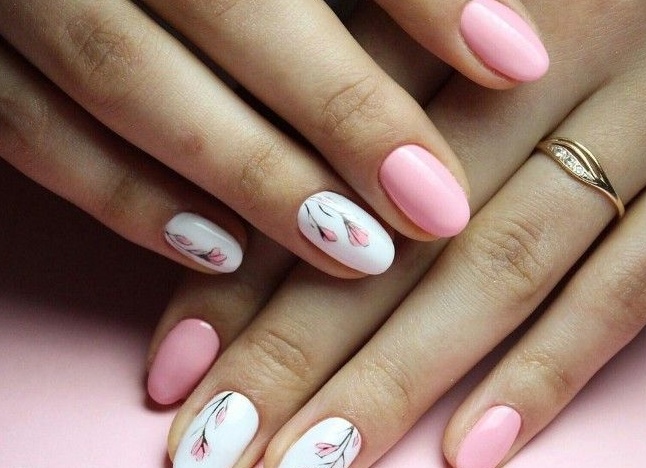 Стильный дизайн гель-лаком на короткие ногти