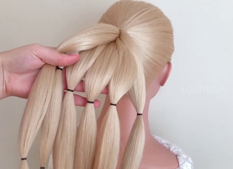 Как делать легкие прически на длинные волосы своими руками Как делать легкие прически на длинные волосы своими руками