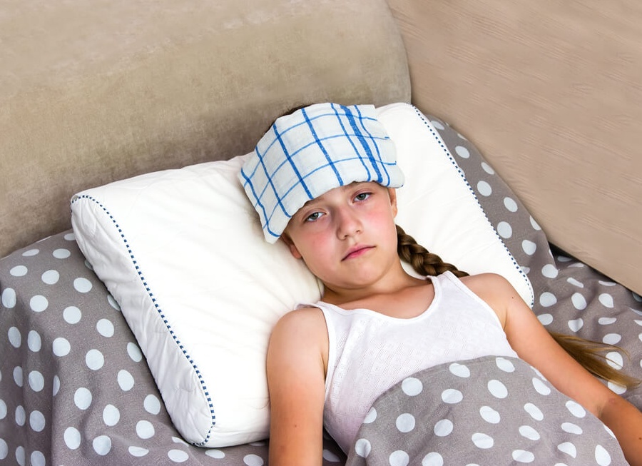 Перегрев на солнце у ребенка: симптомы, лечение, последствия
