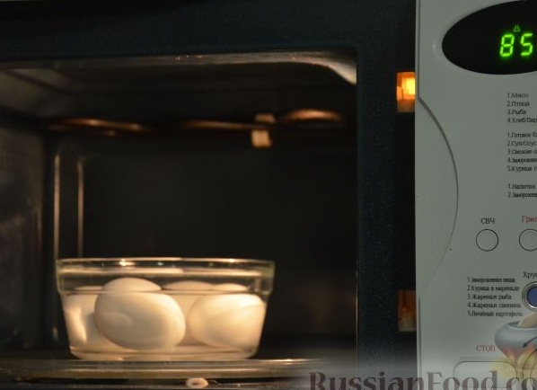 Как можно сварить яйца в микроволновке и стоит ли рисковать Как можно сварить яйца в микроволновке и стоит ли рисковать