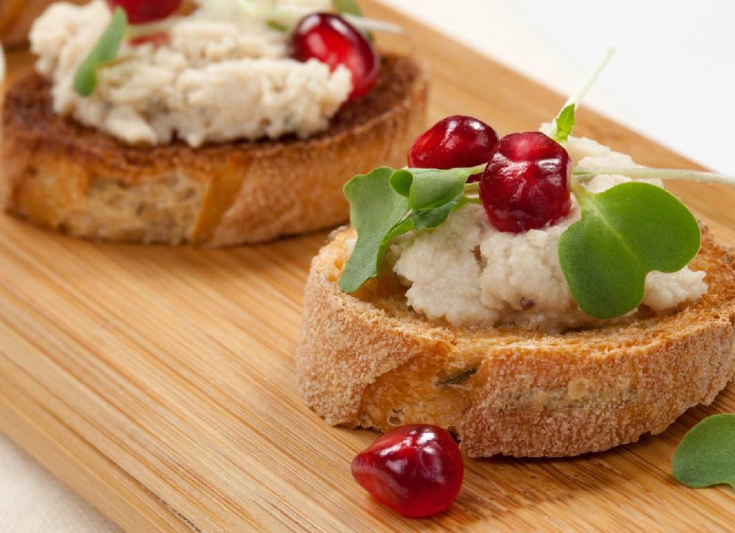 Простые и диетические салаты из консервированного тунца