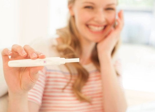 Почему перед месячными идут коричневые выделения