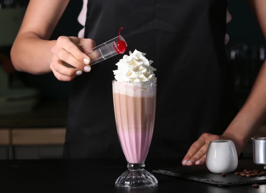 Как сделать вкусный молочный коктейль дома