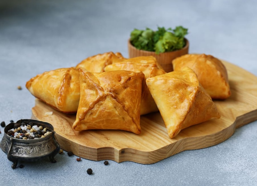 Самса — чем популярна выпечка, как приготовить ее в домашних условиях Самса — чем популярна выпечка, как приготовить ее в домашних условиях