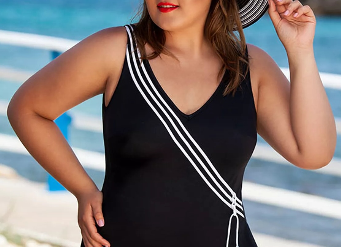 Обзор купальников для полных женщин с животом