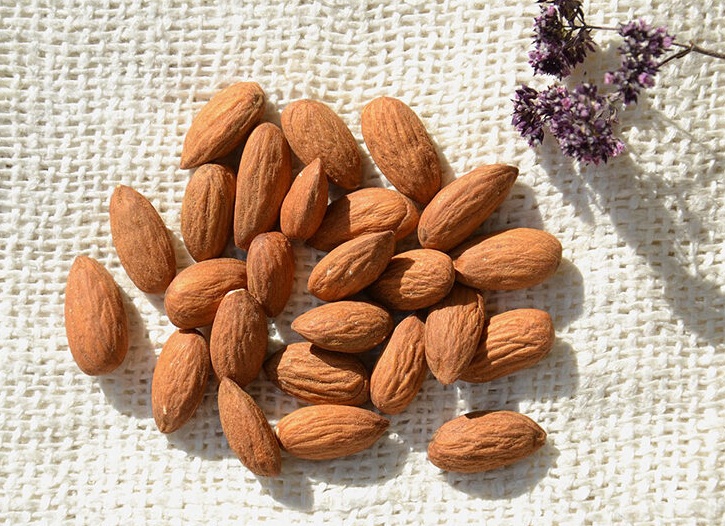 Польза и вред миндаля для организма, норма и правила употребления