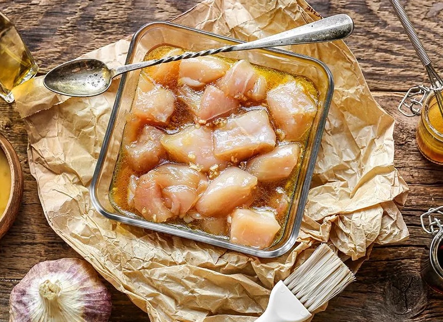 Как быстро и вкусно замариновать курицу для шашлыка