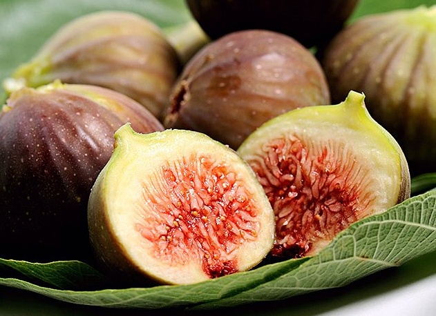Чем полезен инжир для организма человека, кому противопоказан