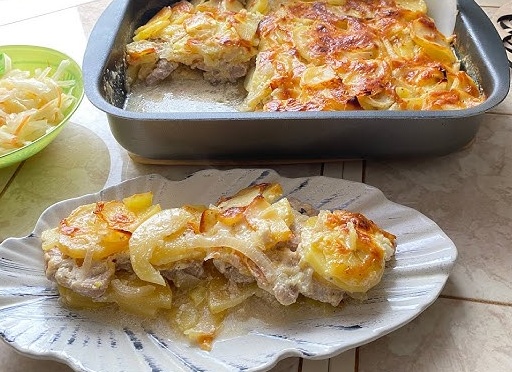 Как просто и вкусно запечь картошку в духовке Как просто и вкусно запечь картошку в духовке