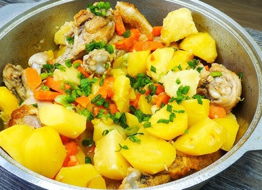 Как вкусно приготовить картошку с курицей в горшочках