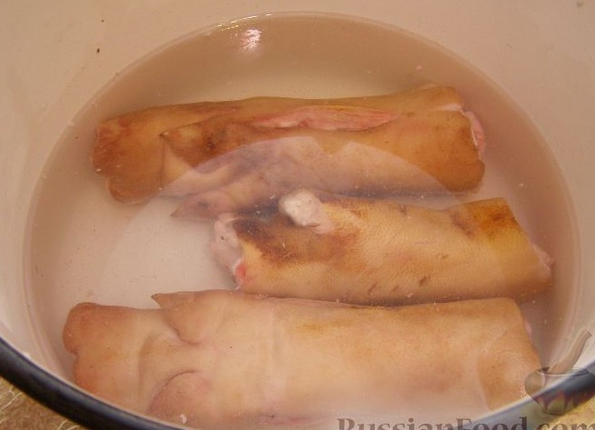 Как варить холодец из свиных ножек на плите и в мультиварке Как варить холодец из свиных ножек на плите и в мультиварке