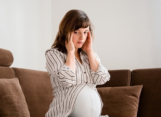 Почему закладывает уши при беременности и как решить проблему Почему закладывает уши при беременности и как решить проблему