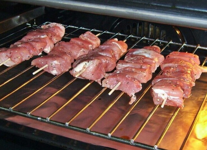 Как приготовить вкусный шашлык в духовке на шпажках Как приготовить вкусный шашлык в духовке на шпажках