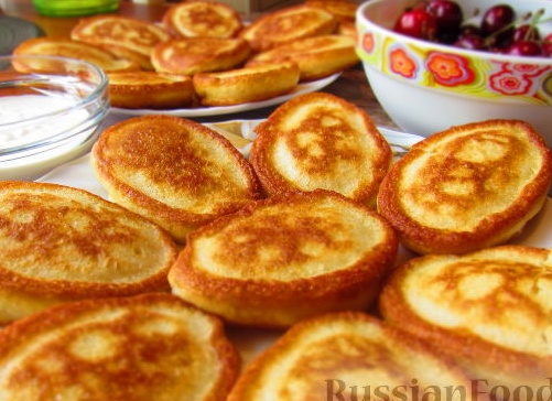 Как пожарить пышные оладушки на кефире