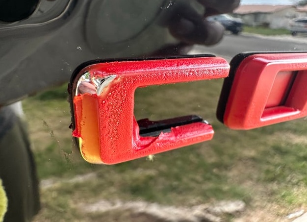 Как эффективно и быстро убрать красные пятна после прыщей